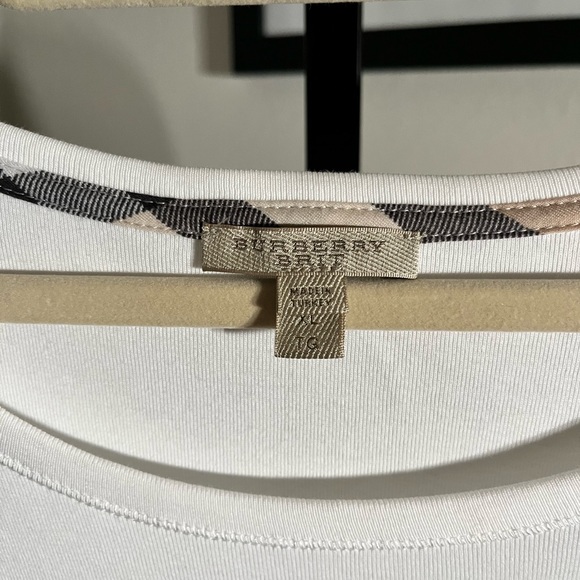 BURBERRY BRIT PRE-LOVED AUTHENTIC WHITE SIGNATURE DESIGN SCOOP NECK TOP - Picture 10 of 17